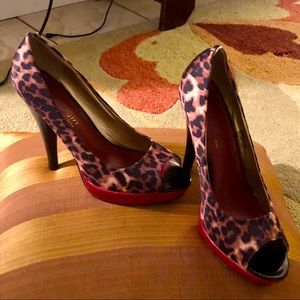 Madden girl like new leopard sz 8 open toe heels